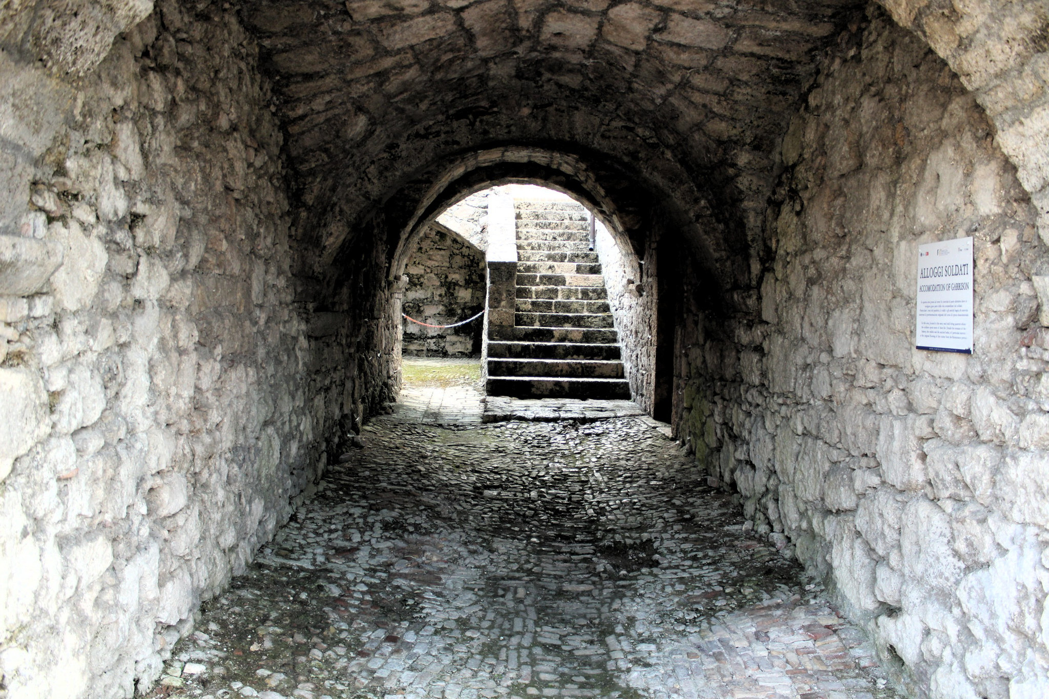 Civitella del Tronto – tunnel at the fort