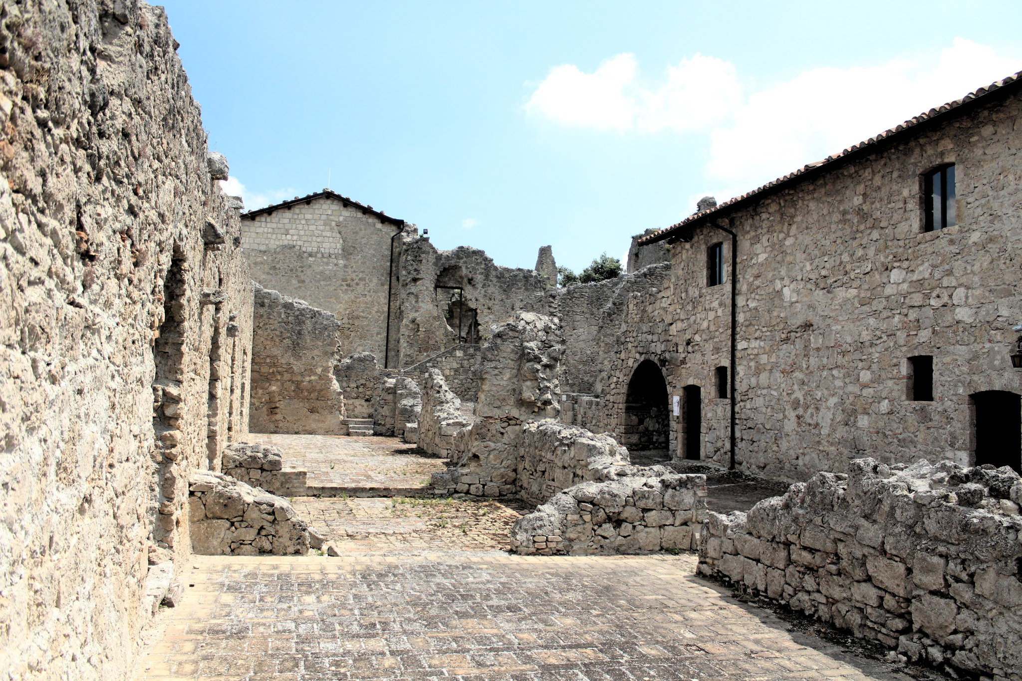 Civitella del Tronto – fort walls
