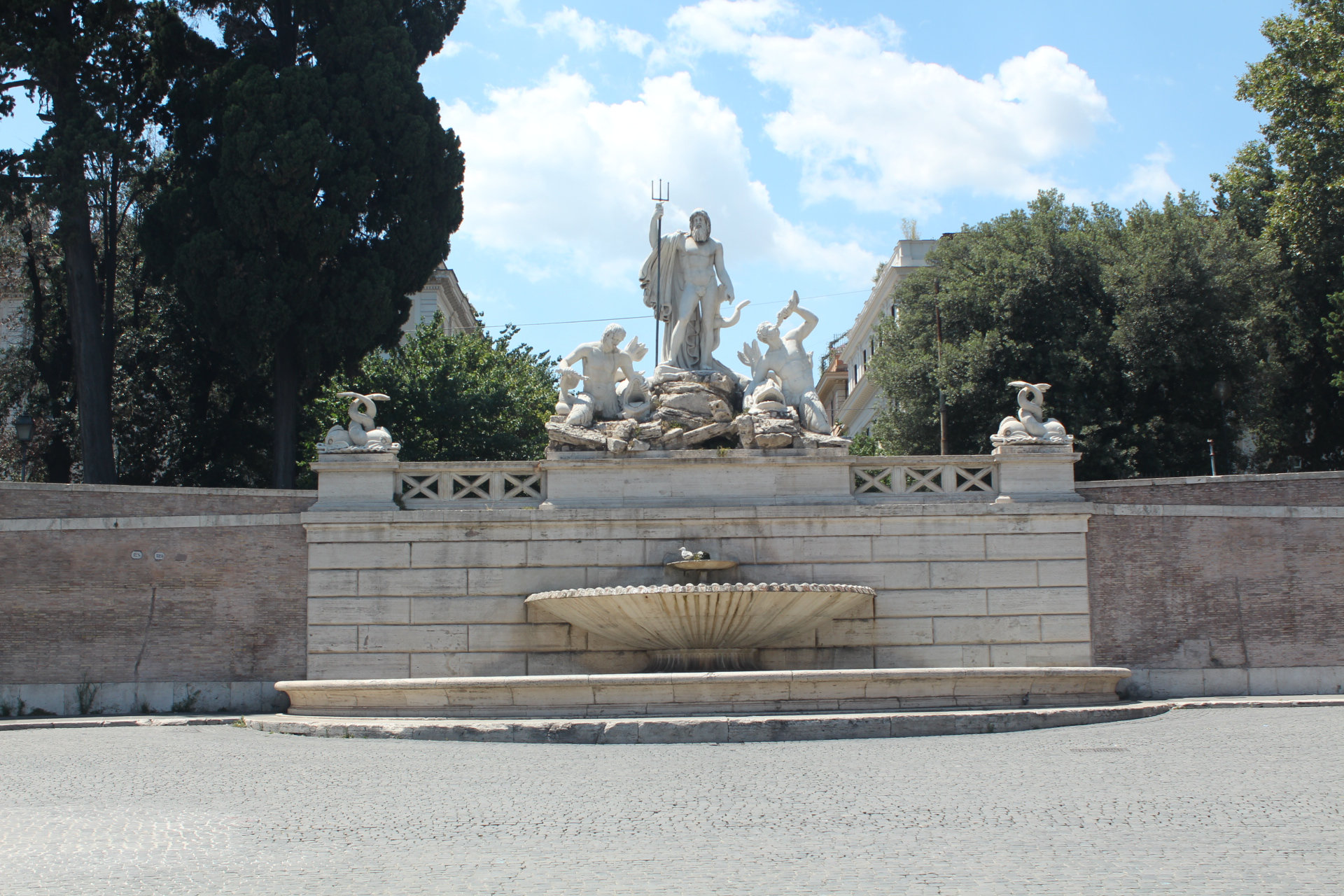 Piazza del Poppolo – Fontanne del Nettuno