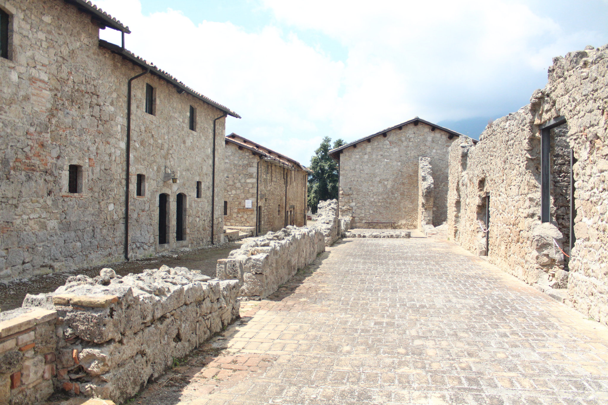 Civitella del Tronto – fort walls