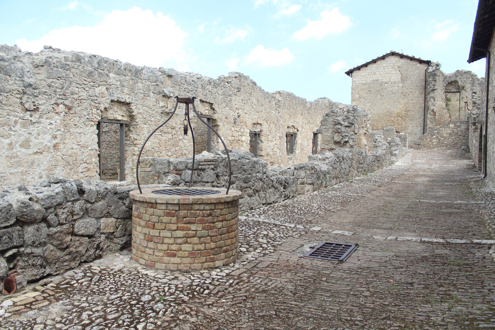 Civitella del Tronto – well at fort