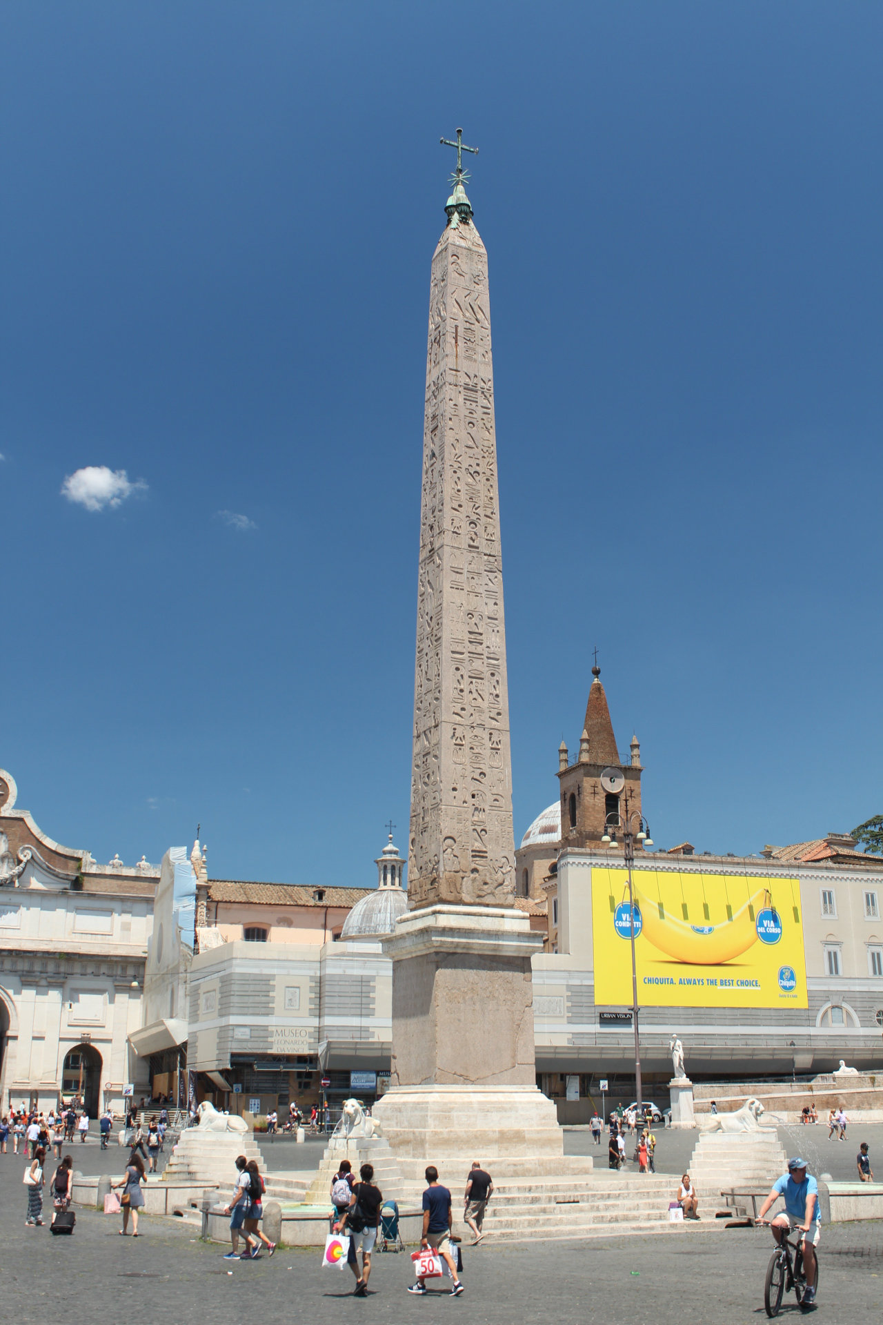 Piazza del Poppolo obelisk